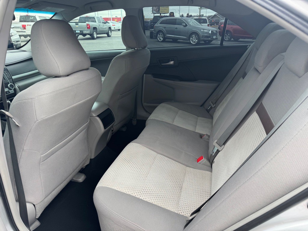 2013 Toyota Camry Image 11