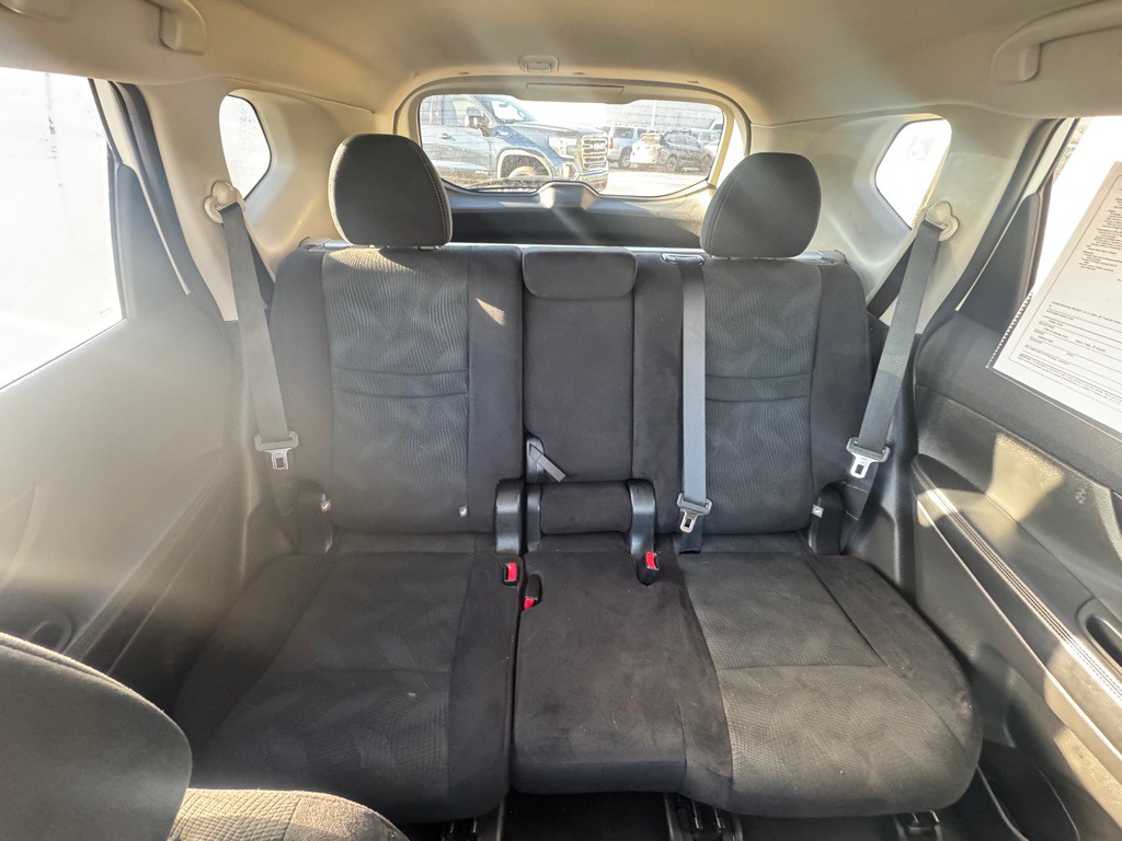 2016 Nissan Rogue Image 13