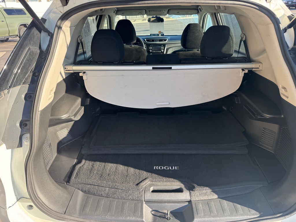2016 Nissan Rogue Image 17