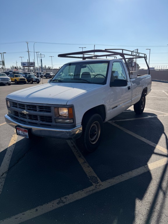 1999 Chevrolet C/K Image 2