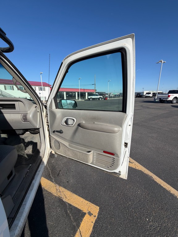 1999 Chevrolet C/K Image 8