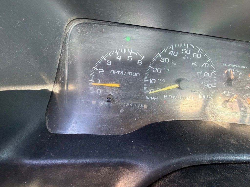 1999 Chevrolet C/K Image 11