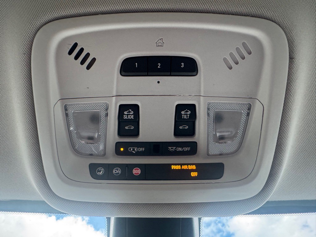 2019 Chevrolet Traverse Image 12