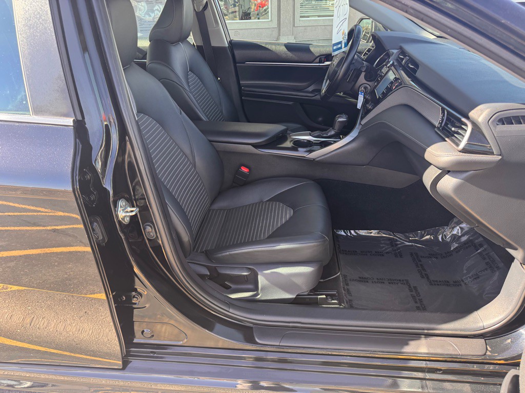 2019 Toyota Camry Image 11