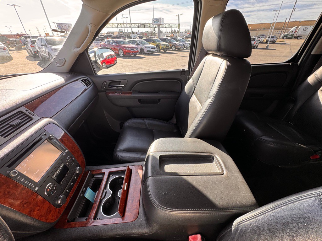 2014 Chevrolet Suburban Image 9