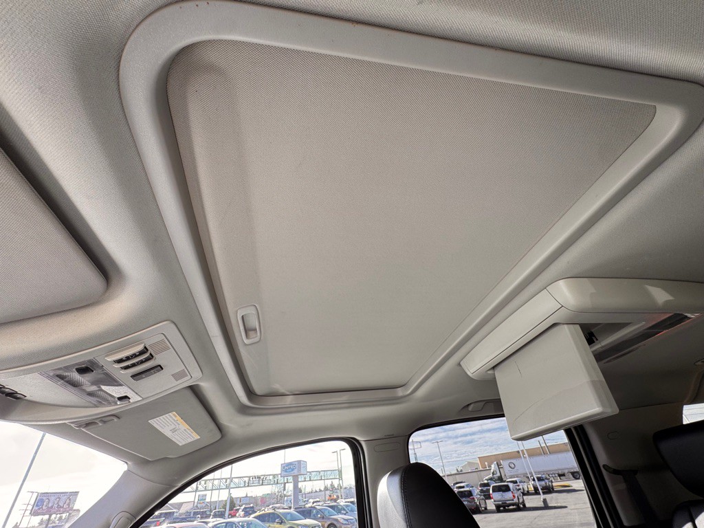 2014 Chevrolet Suburban Image 13