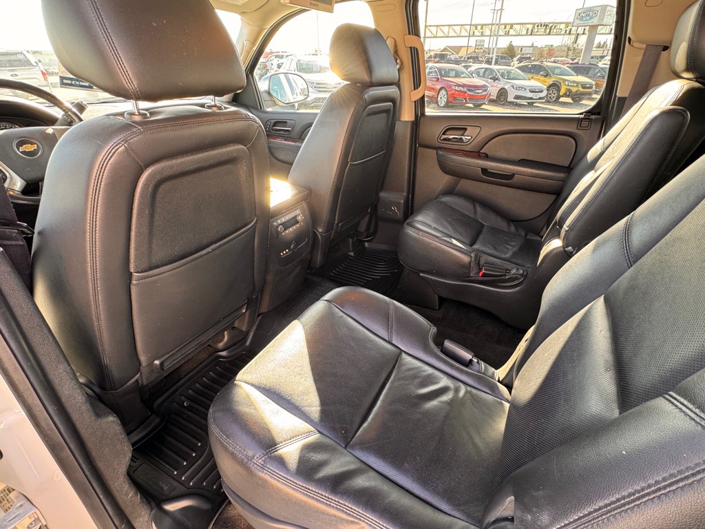 2014 Chevrolet Suburban Image 17