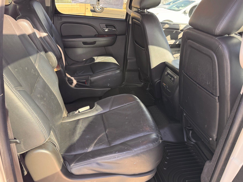 2014 Chevrolet Suburban Image 18