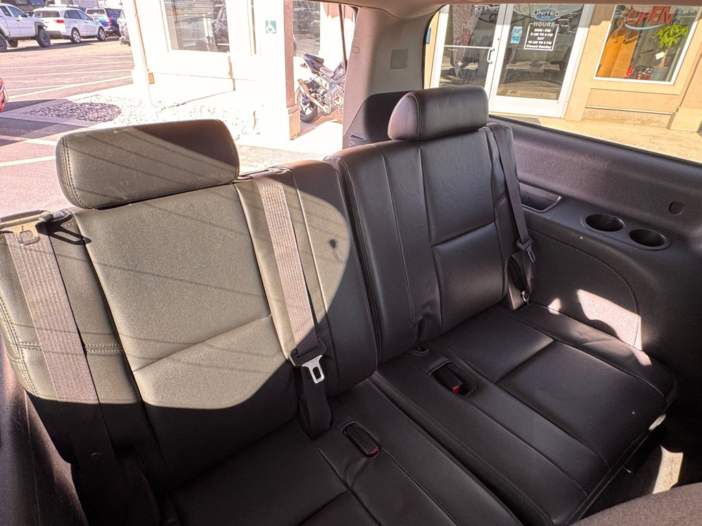 2014 Chevrolet Suburban Image 19