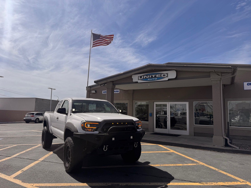 2012 Toyota Tacoma Image 2