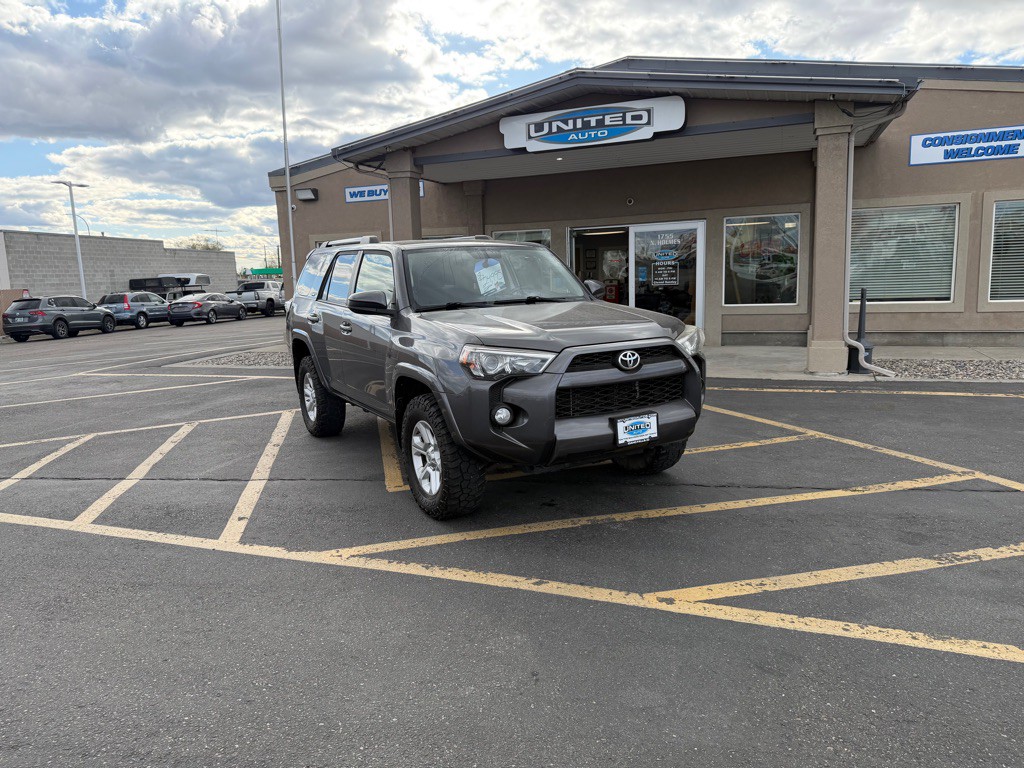 2019 Toyota 4Runner Image 2