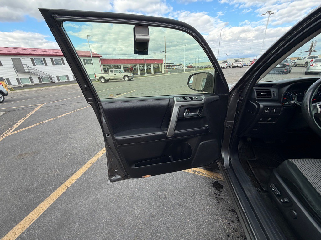 2019 Toyota 4Runner Image 6