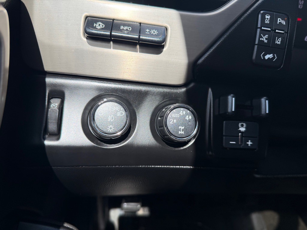 2015 GMC Yukon Image 9