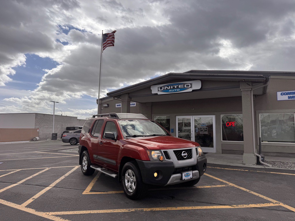 2013 Nissan Xterra Image 2