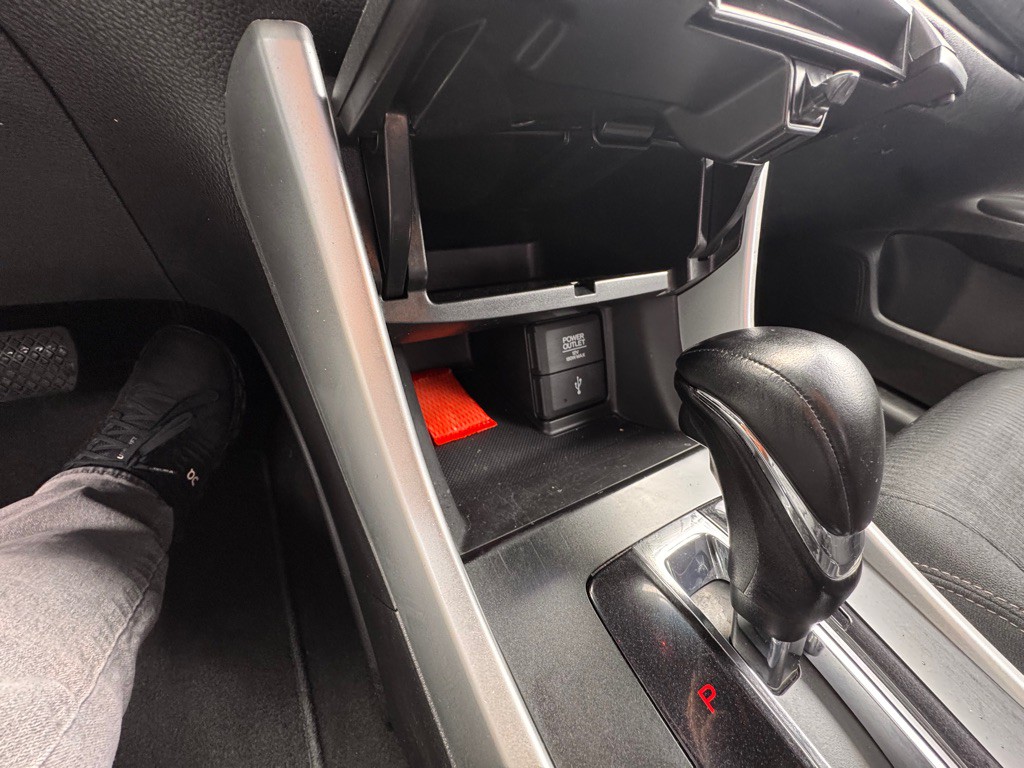 2013 Honda Accord Image 8