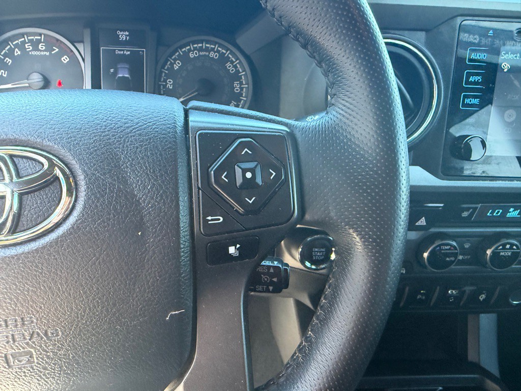 2017 Toyota Tacoma Image 10