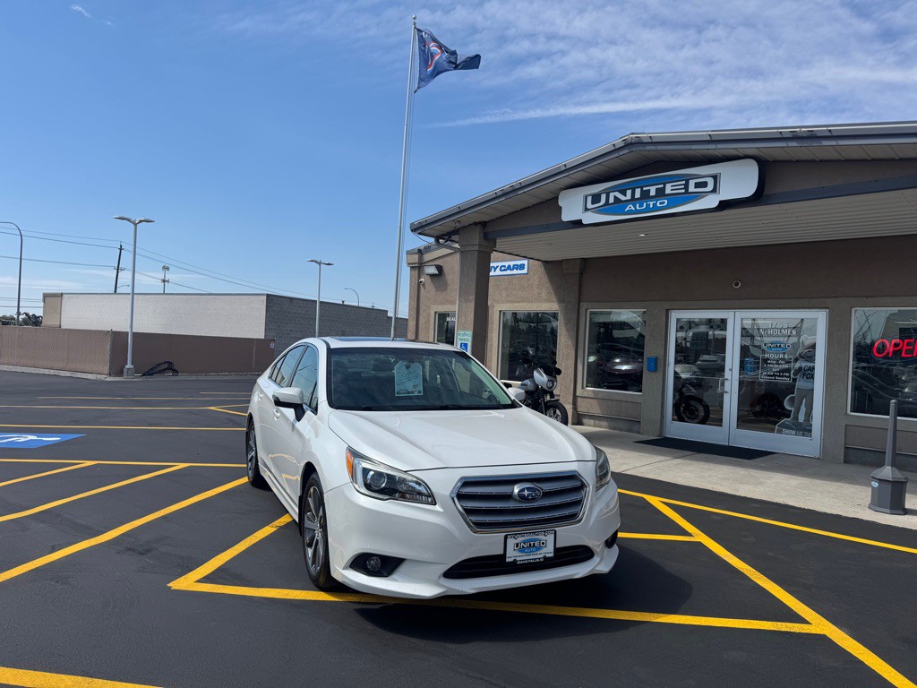 2016 Subaru Legacy Image 2