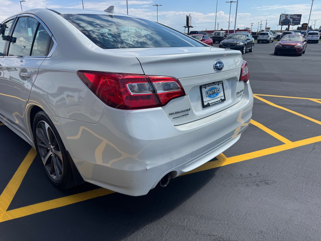 2016 Subaru Legacy Image 4