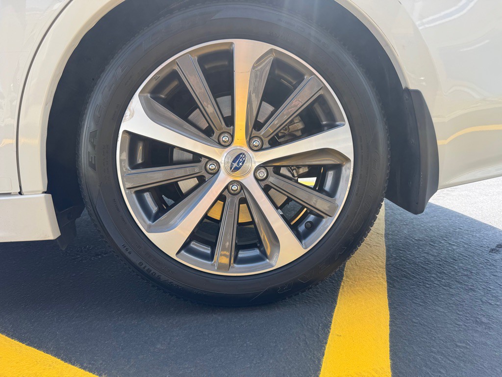 2016 Subaru Legacy Image 9