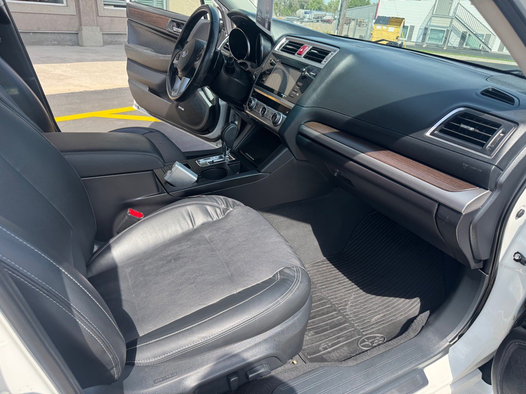 2016 Subaru Legacy Image 23