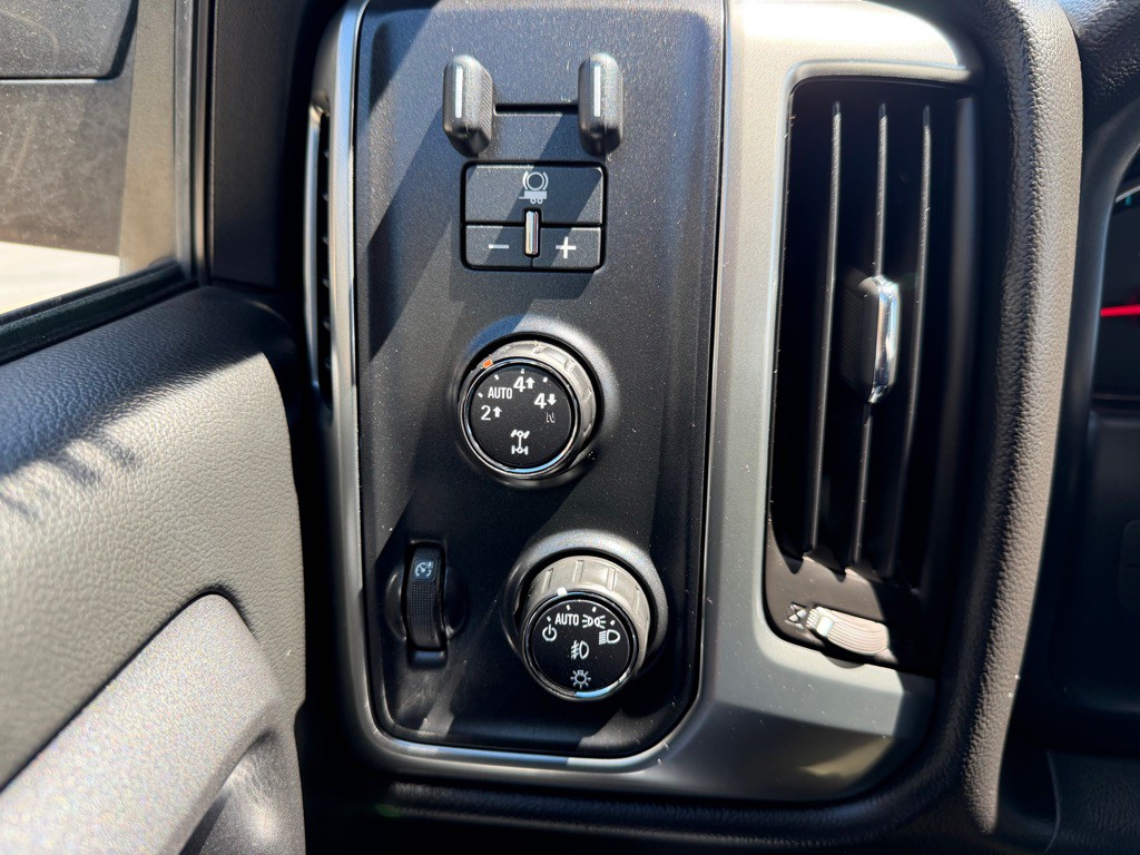 2015 Chevrolet Silverado 1500 Image 10