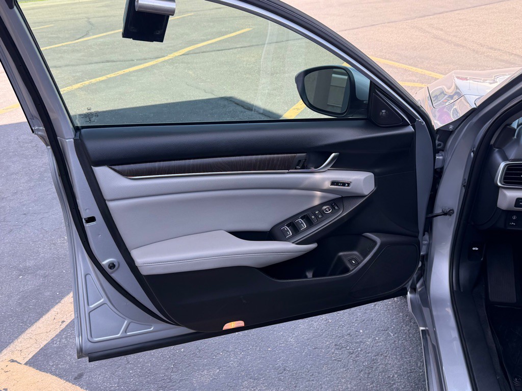 2018 Honda Accord Image 6