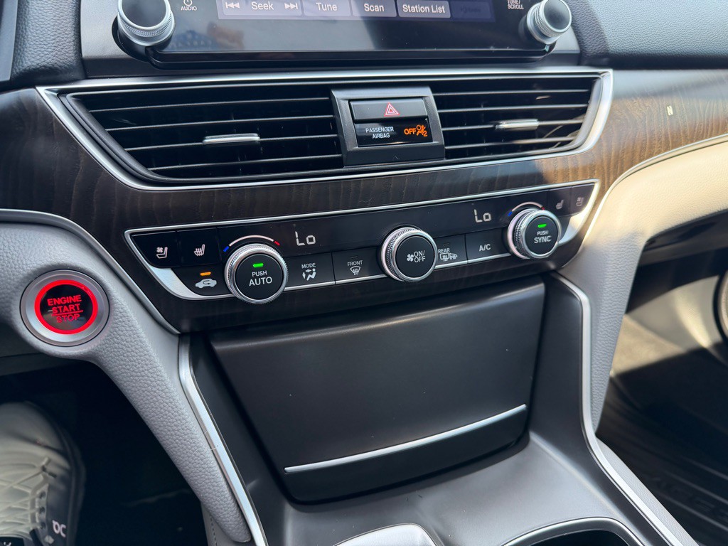 2018 Honda Accord Image 10