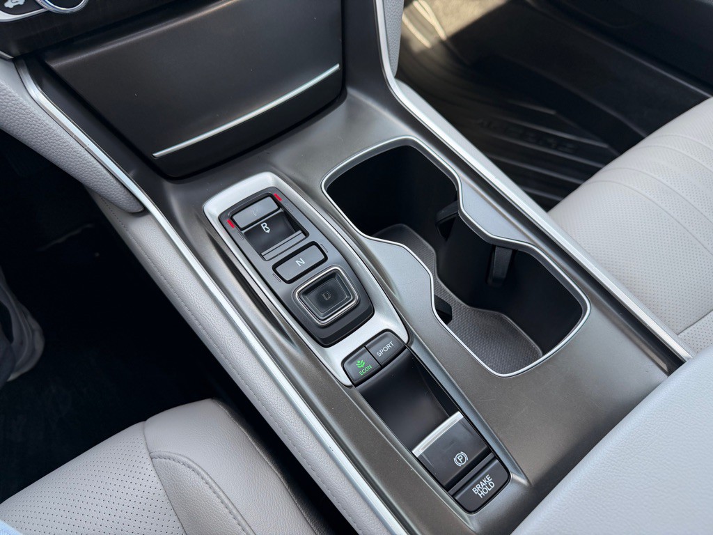 2018 Honda Accord Image 11