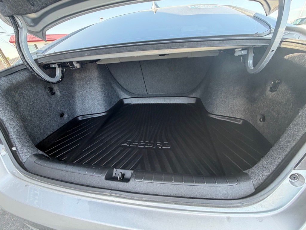 2018 Honda Accord Image 19