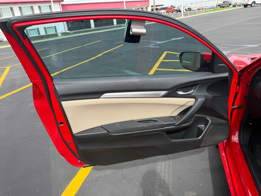 2017 Honda Civic Image 6