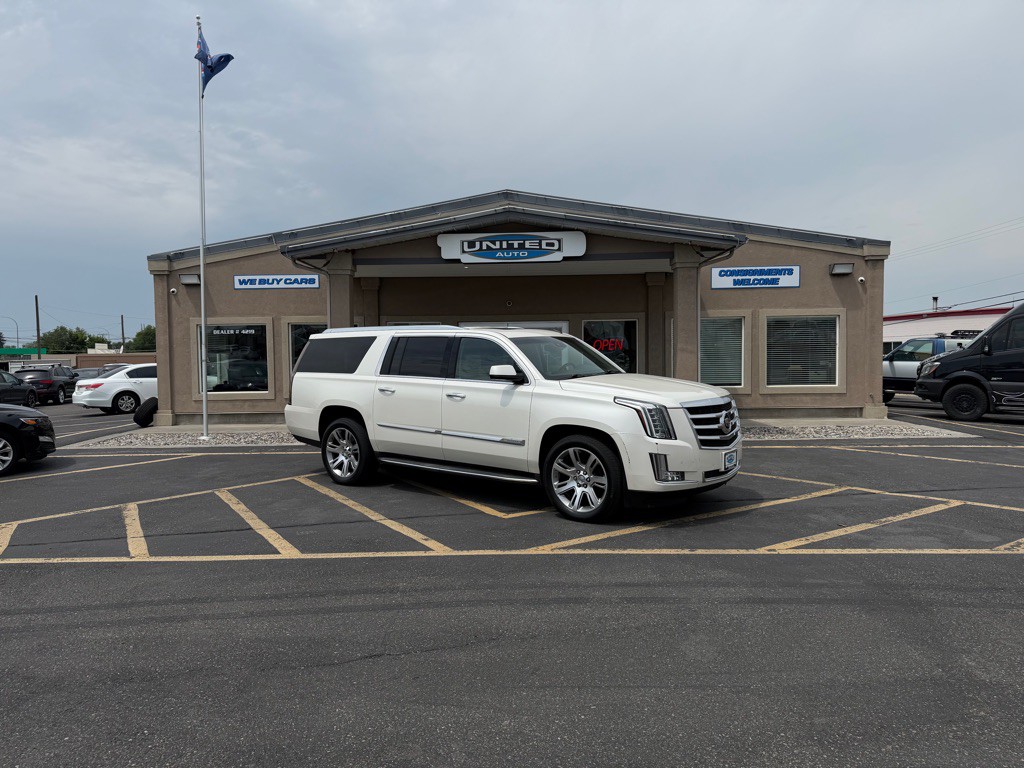 2015 Cadillac Escalade Image 1