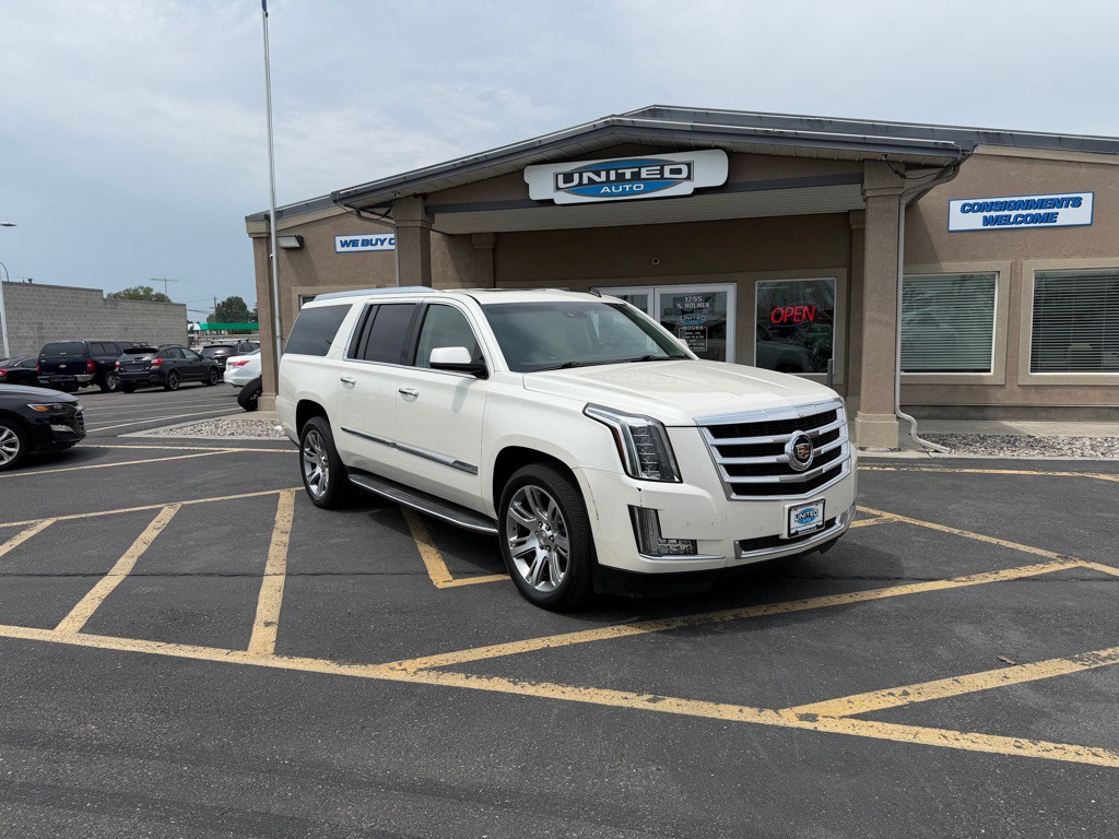 2015 Cadillac Escalade Image 2