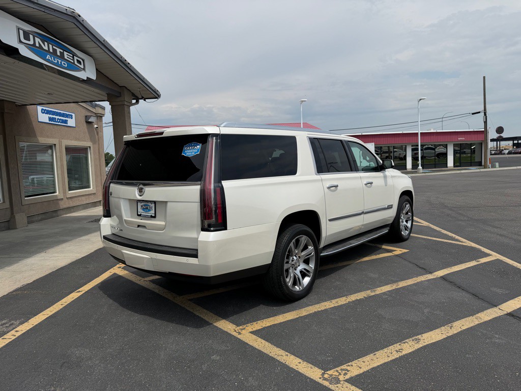 2015 Cadillac Escalade Image 5