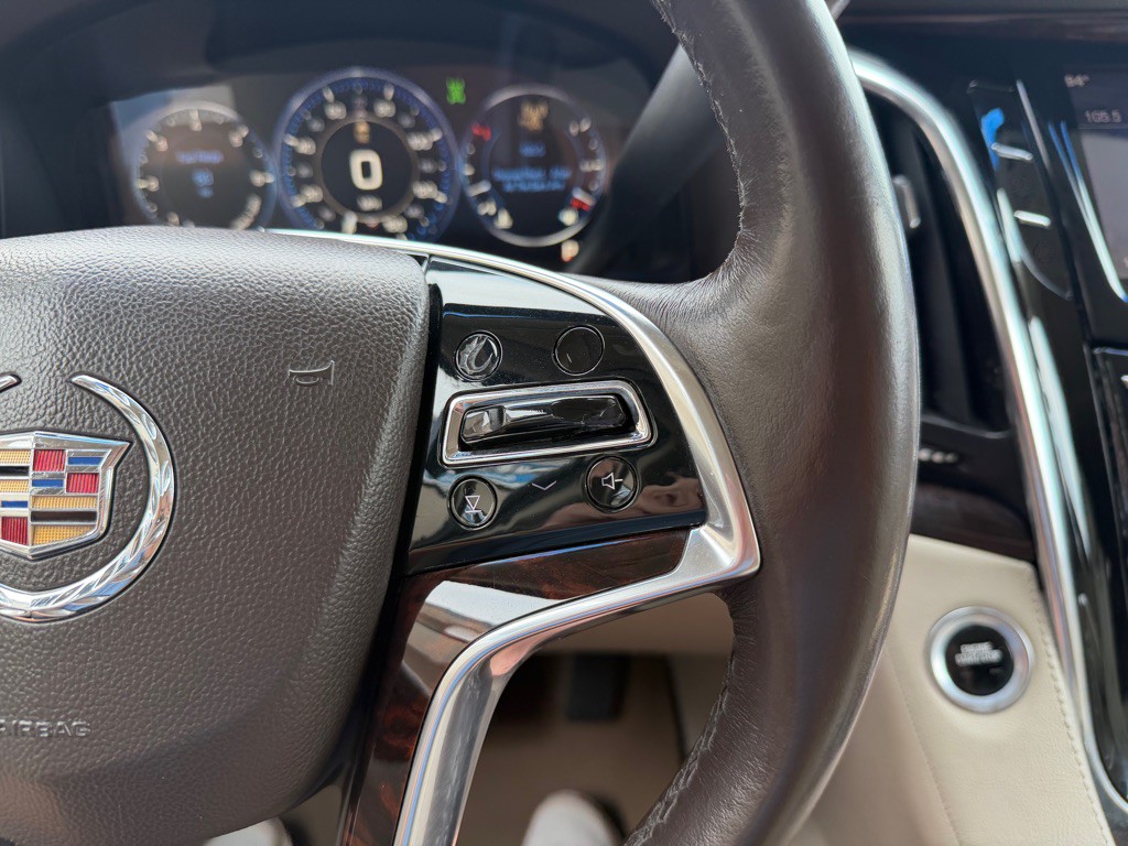 2015 Cadillac Escalade Image 11