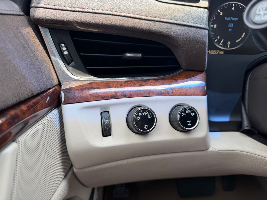 2015 Cadillac Escalade Image 12