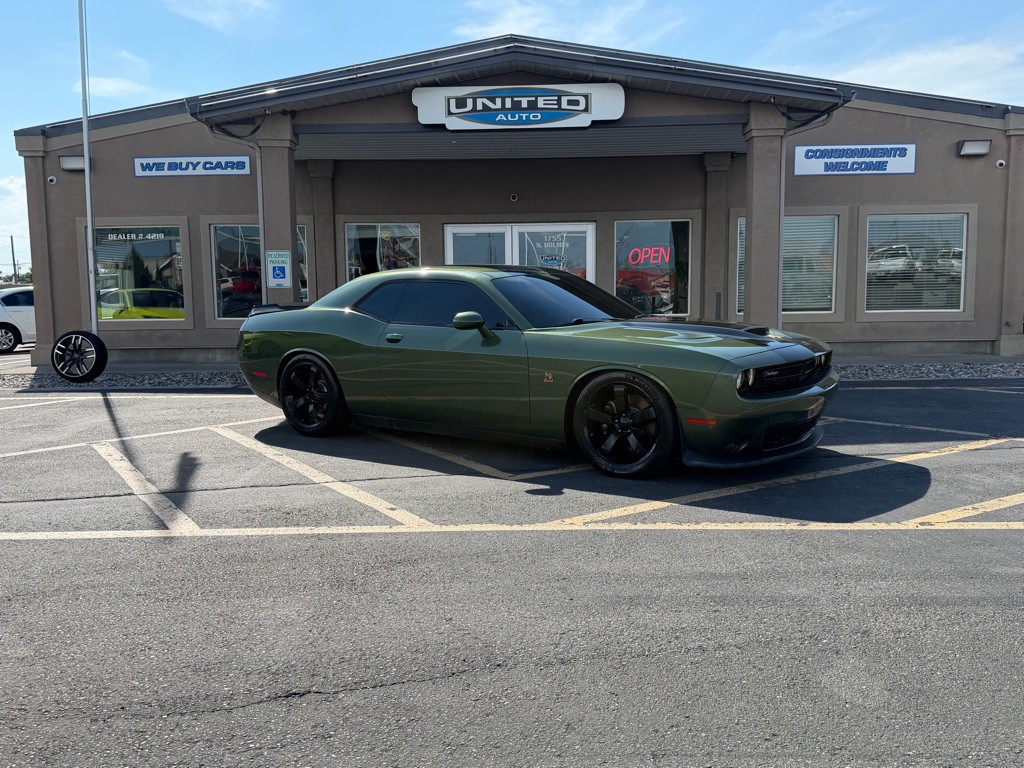 2019 Dodge Challenger Image 2