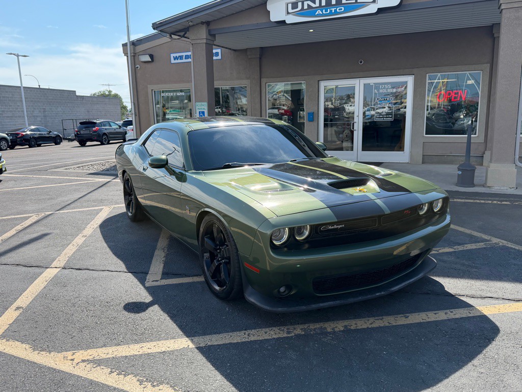 2019 Dodge Challenger Image 3