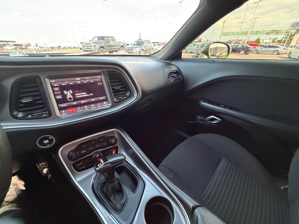 2019 Dodge Challenger Image 16