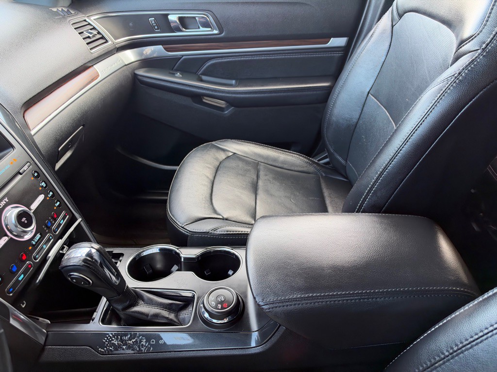 2019 Ford Explorer Image 16