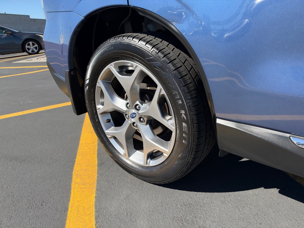 2017 Subaru Forester Image 6