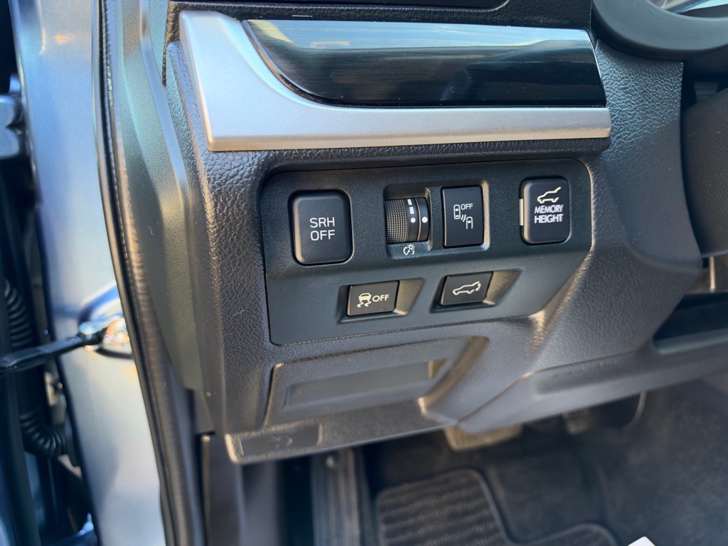 2017 Subaru Forester Image 10