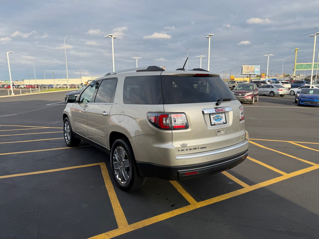 2017 GMC Acadia Image 3