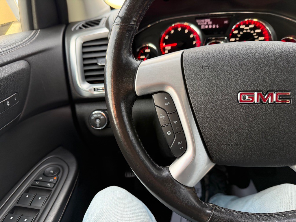 2017 GMC Acadia Image 8