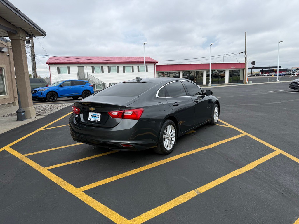 2017 Chevrolet Malibu Image 4