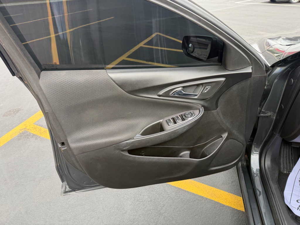 2017 Chevrolet Malibu Image 5