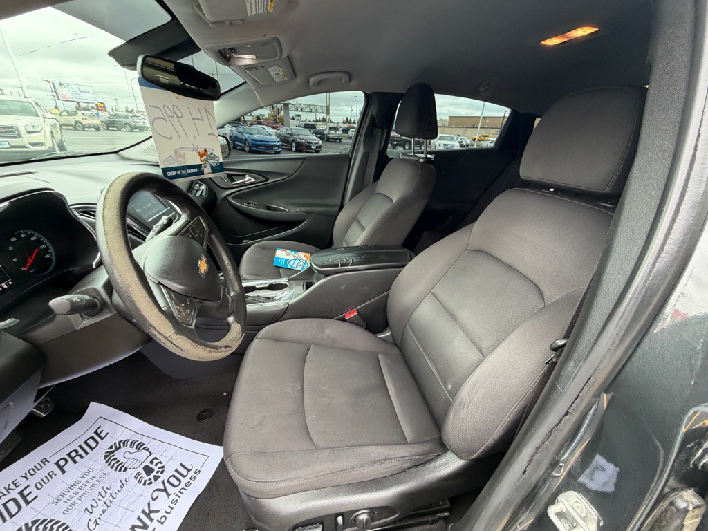 2017 Chevrolet Malibu Image 6