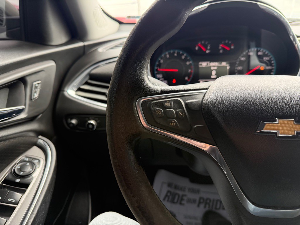 2017 Chevrolet Malibu Image 9