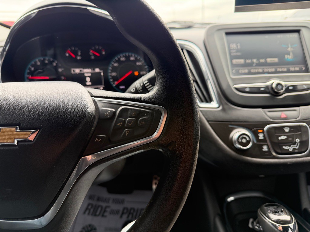 2017 Chevrolet Malibu Image 10