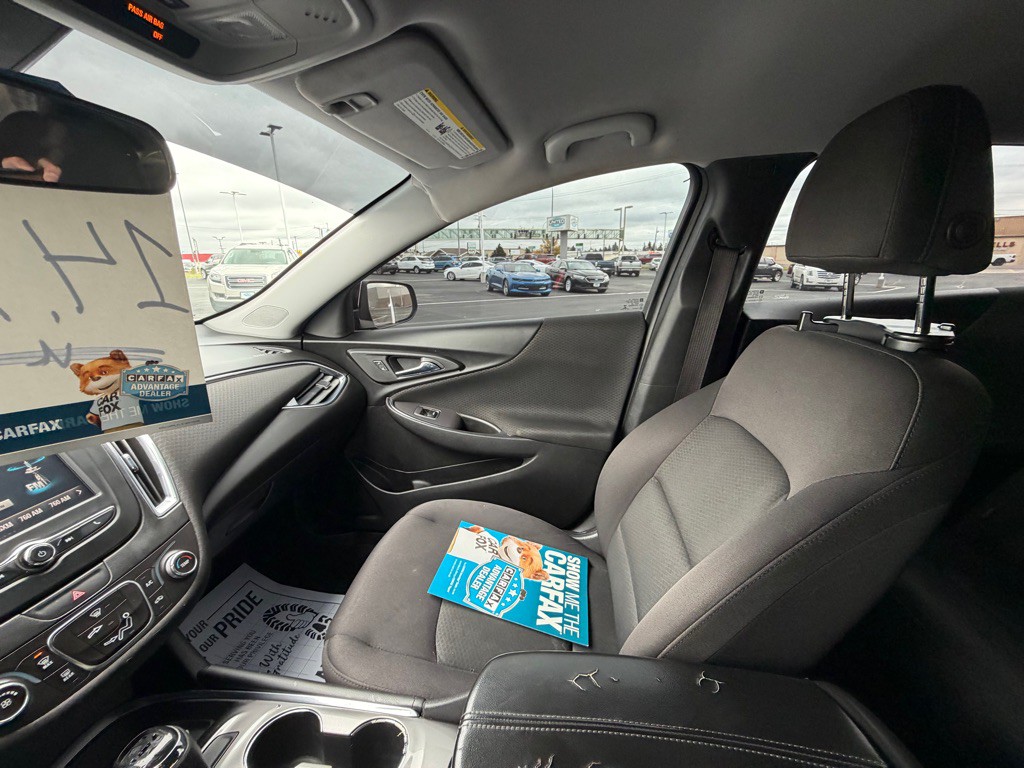 2017 Chevrolet Malibu Image 14