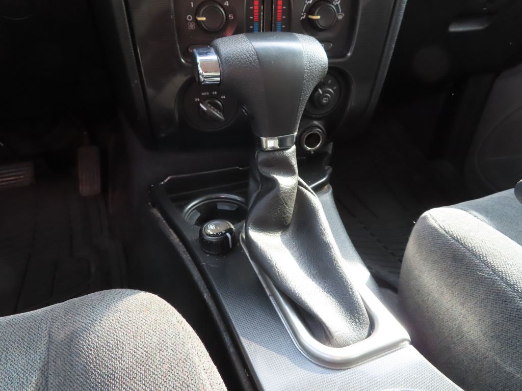 2006 GMC Envoy Image 9